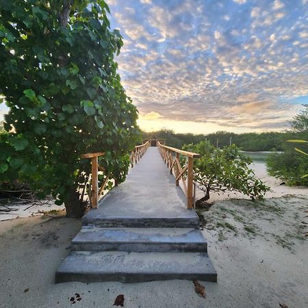 Surf Deck Hotel Thulusdhoo Exterior foto