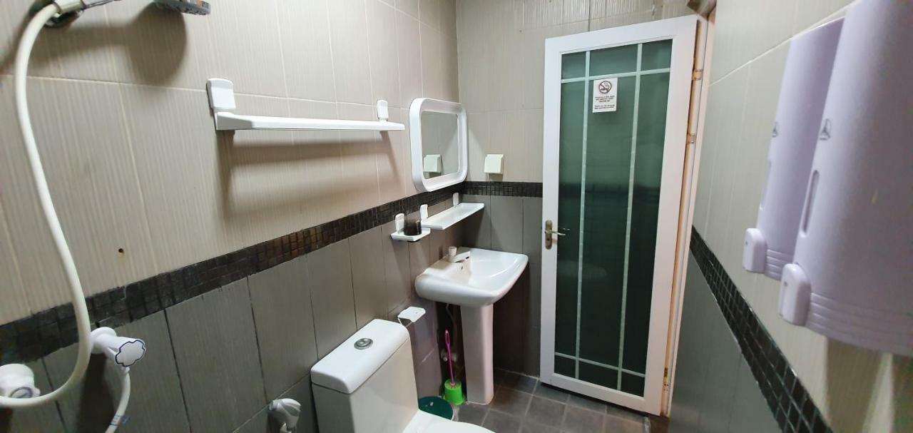 Surf Deck Hotel Thulusdhoo Exterior foto