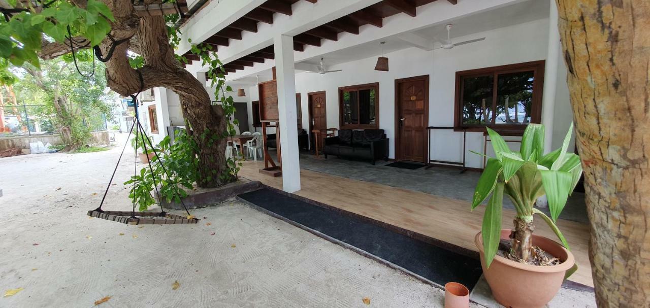 Surf Deck Hotel Thulusdhoo Exterior foto